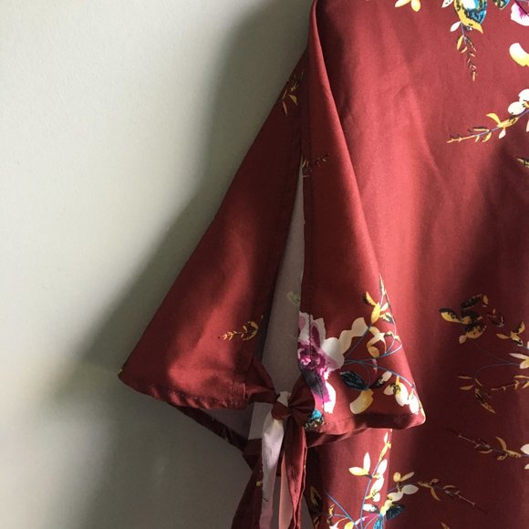 ⚪ 3/$15 SHEIN burgundy floral cold shoulder top - Picture 8 of 15